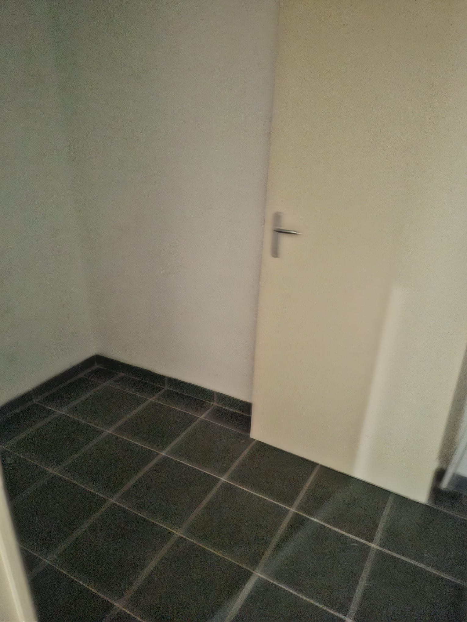 Débarras réalisé par Farah Débarras