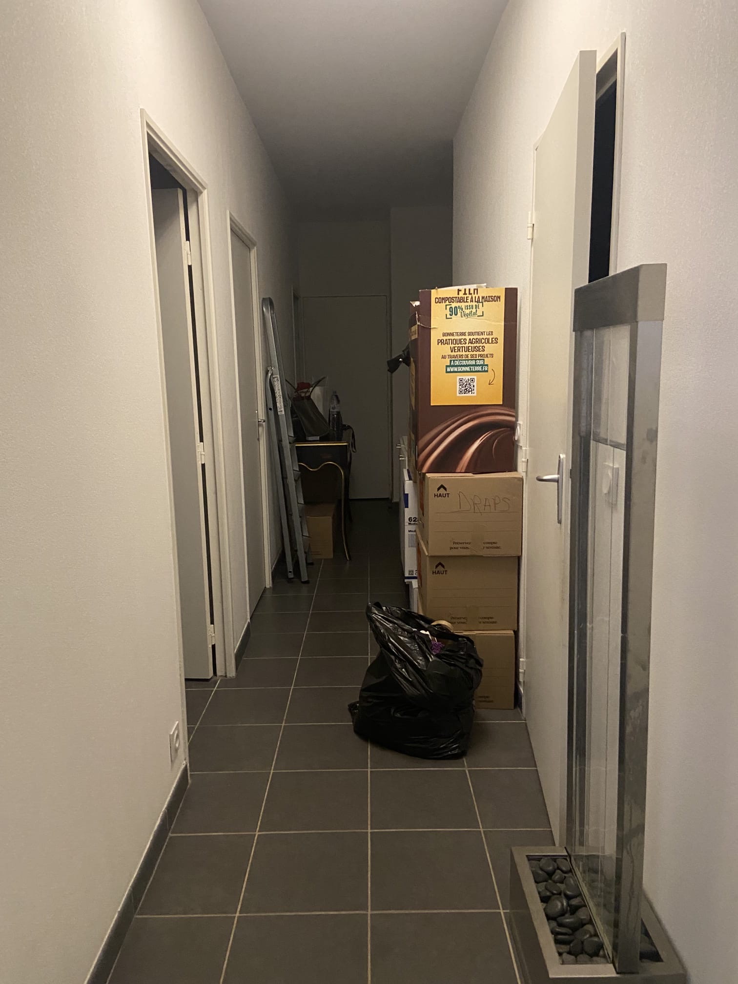 Débarras réalisé par Farah Débarras