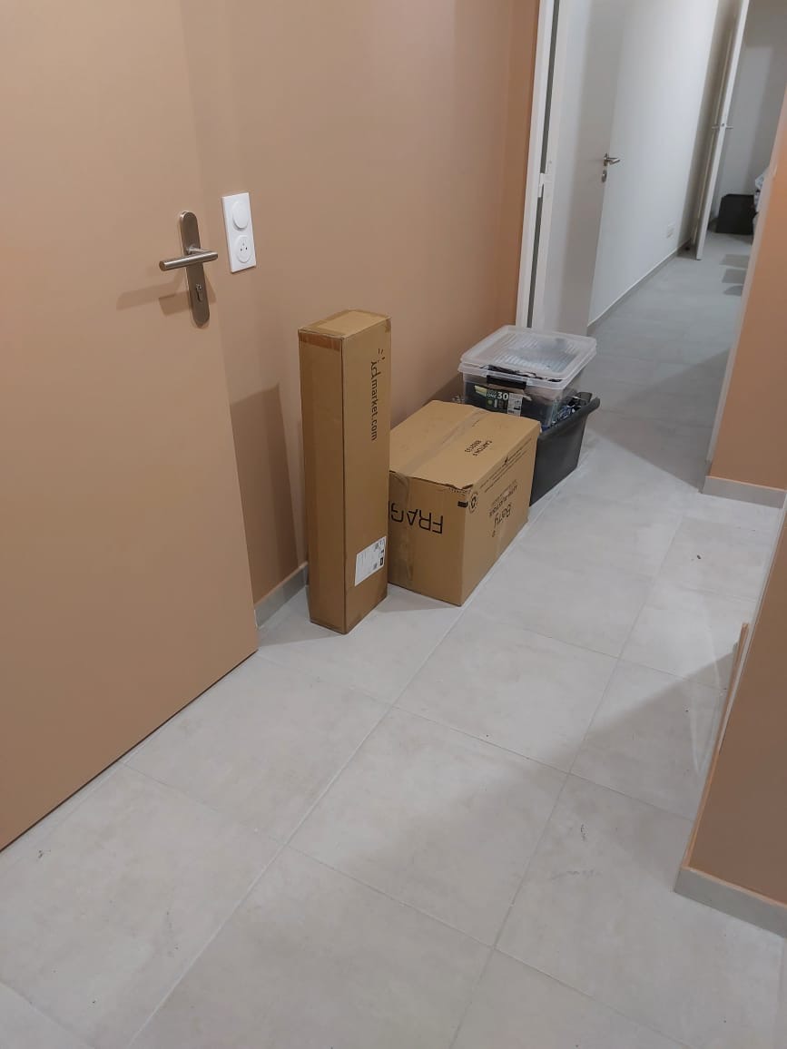 Débarras réalisé par Farah Débarras