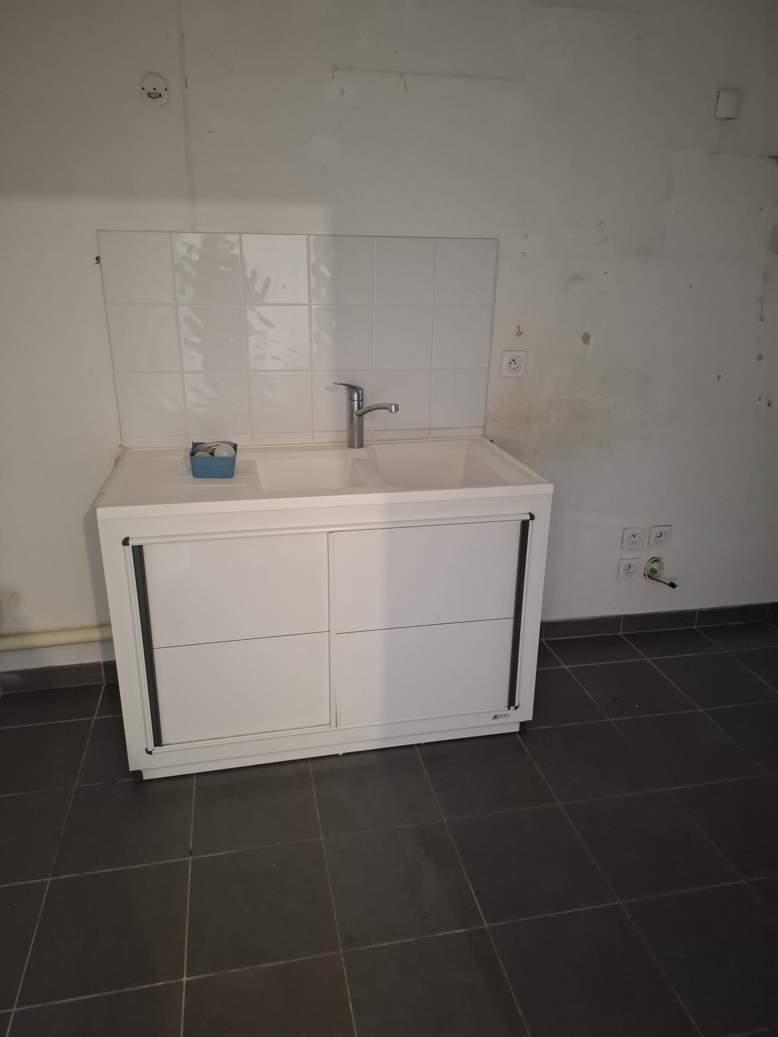 Débarras réalisé par Farah Débarras