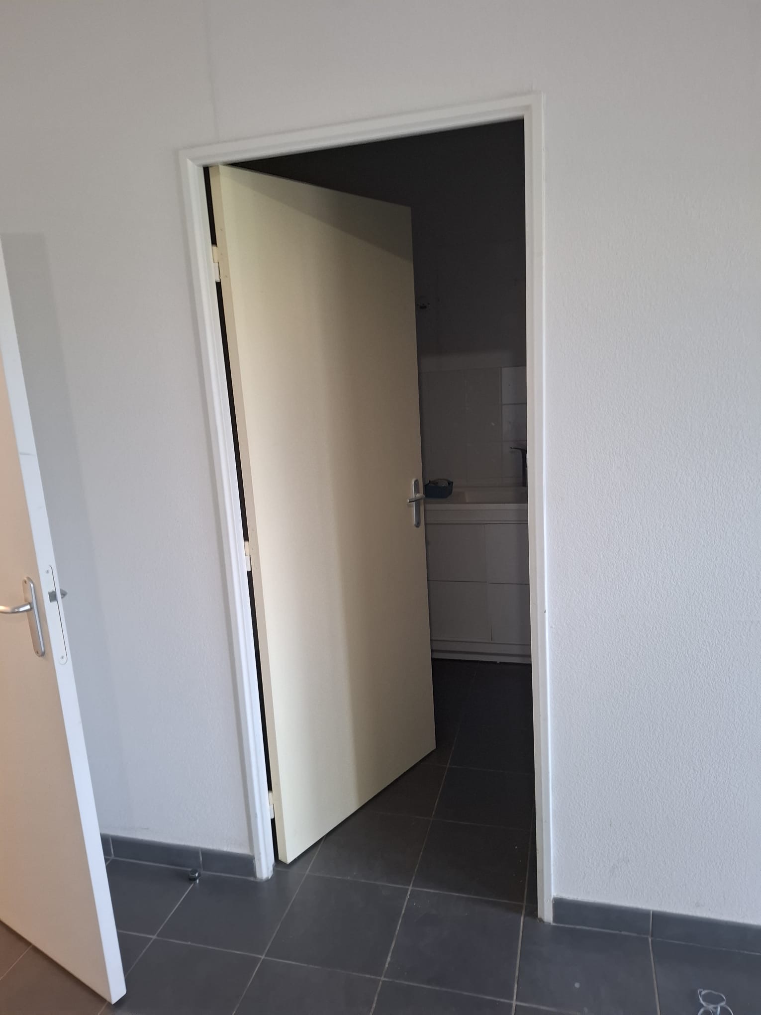 Débarras réalisé par Farah Débarras