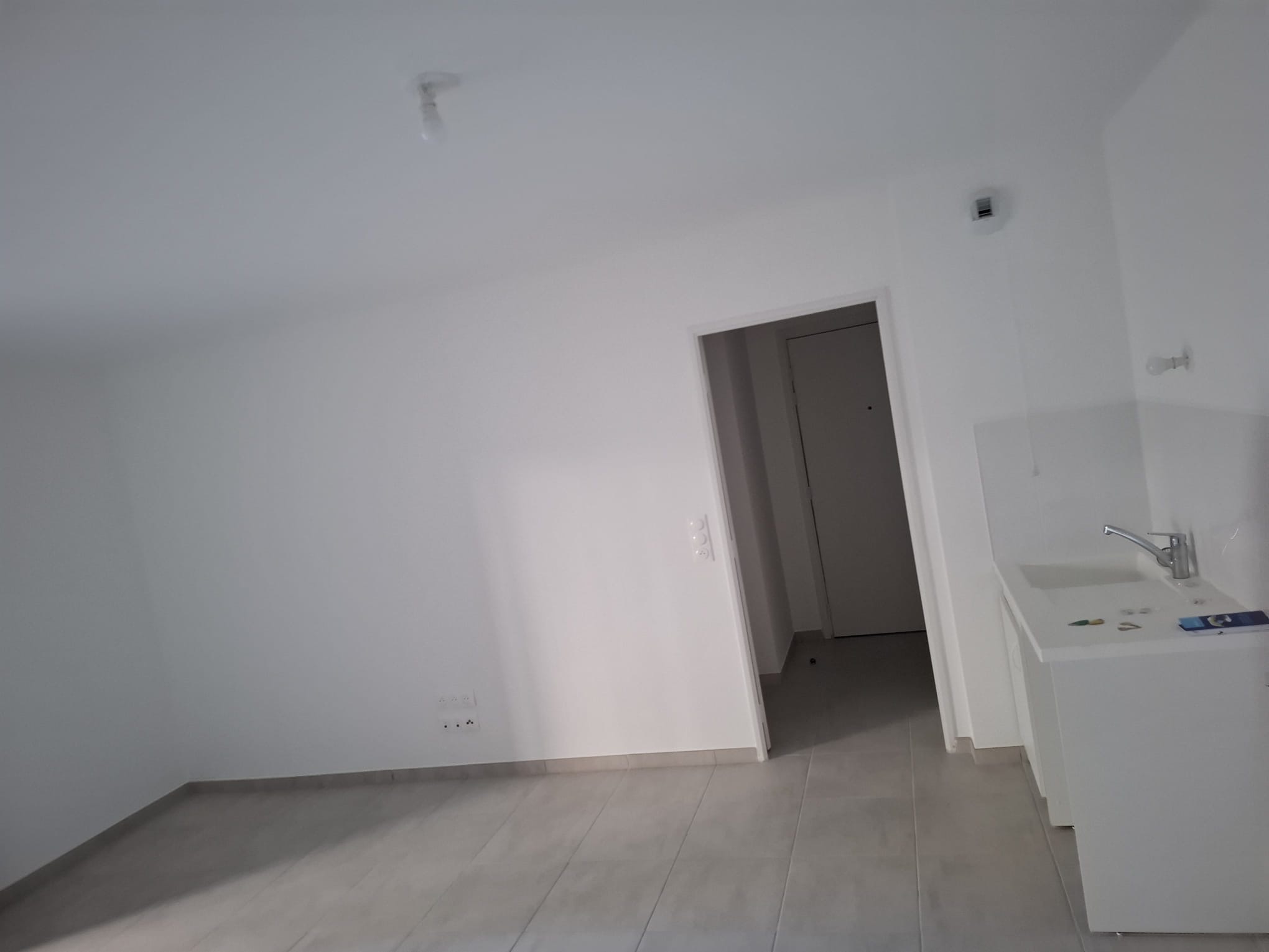 Débarras réalisé par Farah Débarras